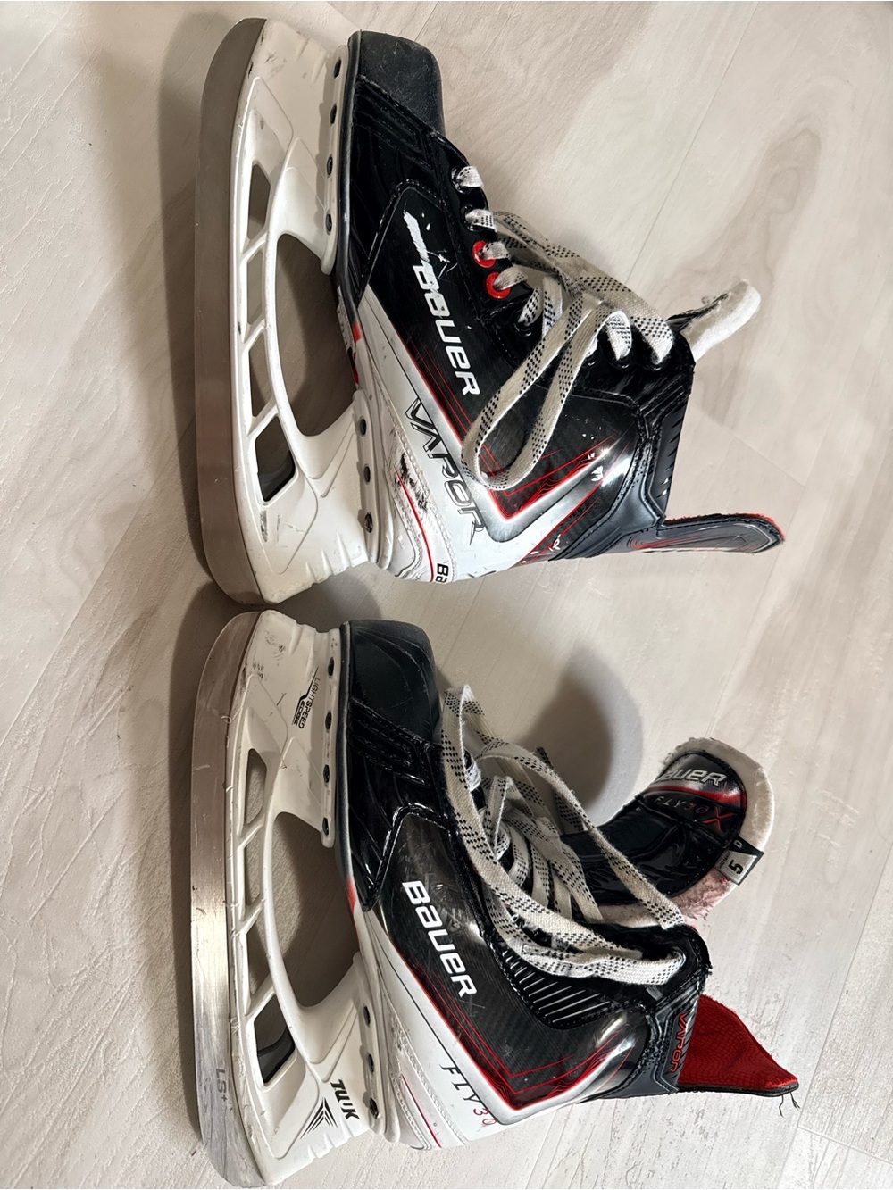 Size 5D Bauer Vapor Fly 30 Hockey Skates